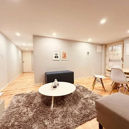 Torrinha Backyard New * 포르투