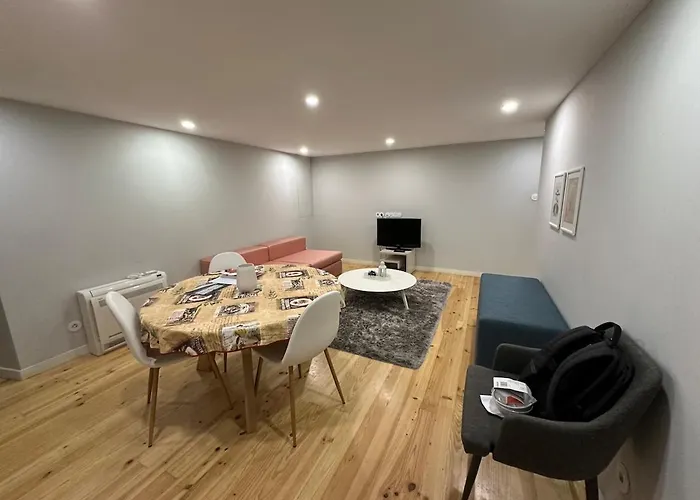 Torrinha Backyard New Apartman Porto